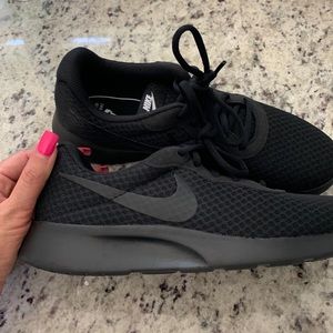 Nike shoes never been worn